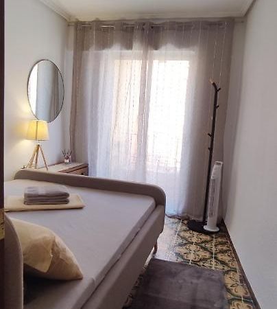 Habitacion Con Balcon Privado. Apartment Valencia Bagian luar foto