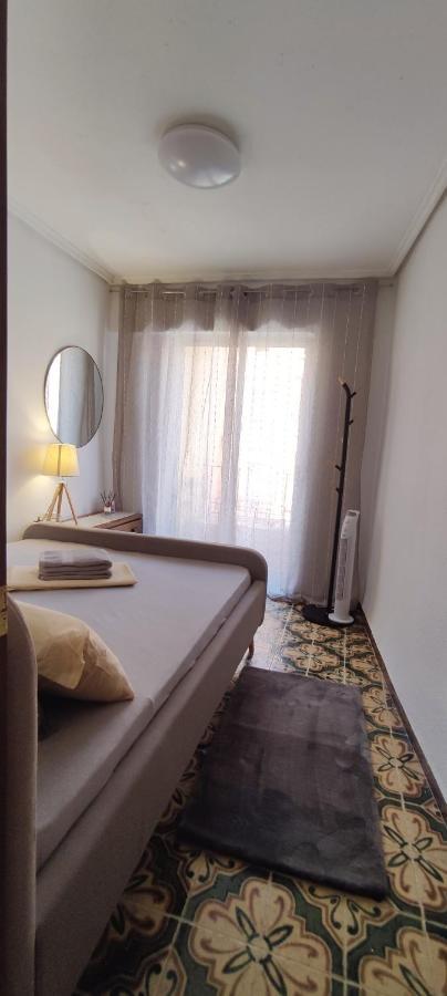 Habitacion Con Balcon Privado. Apartment Valencia Bagian luar foto